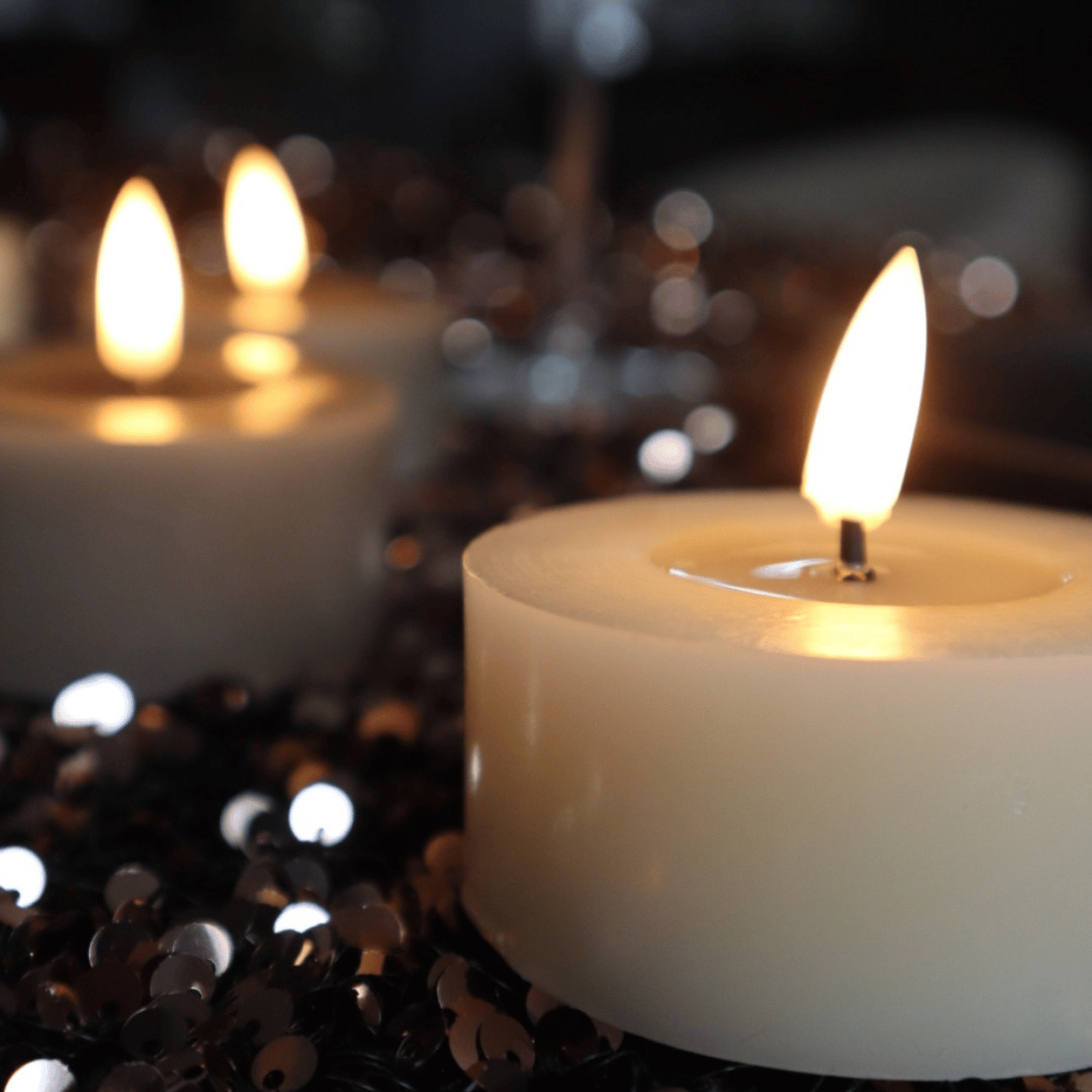 Set of 4 tea lights with melting bath effect, Beige and Mole, 7x5.5 cm