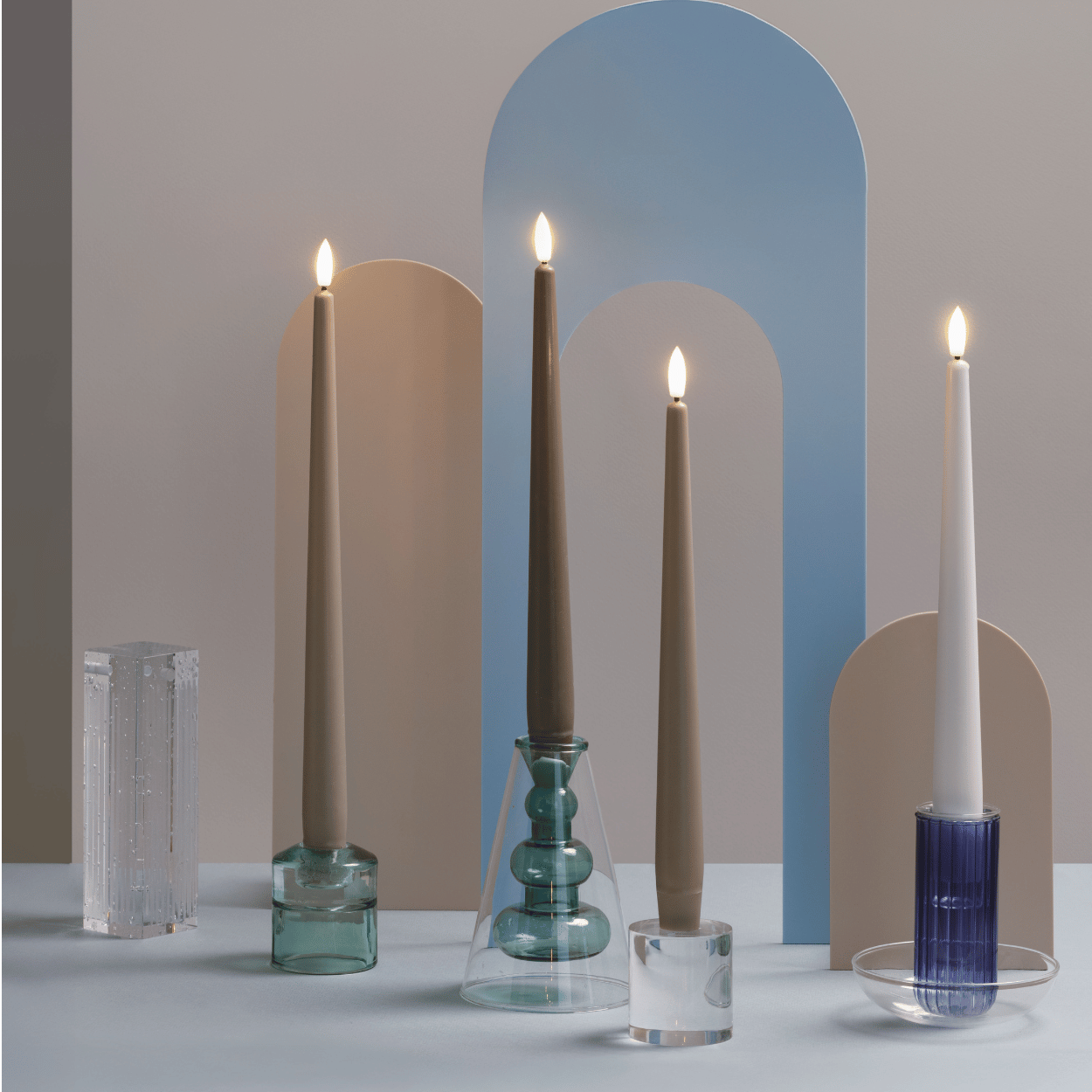 Moods & More LED dinerkaarsen Silk Dark Sand – 2 stuks – 2,3x25 cm