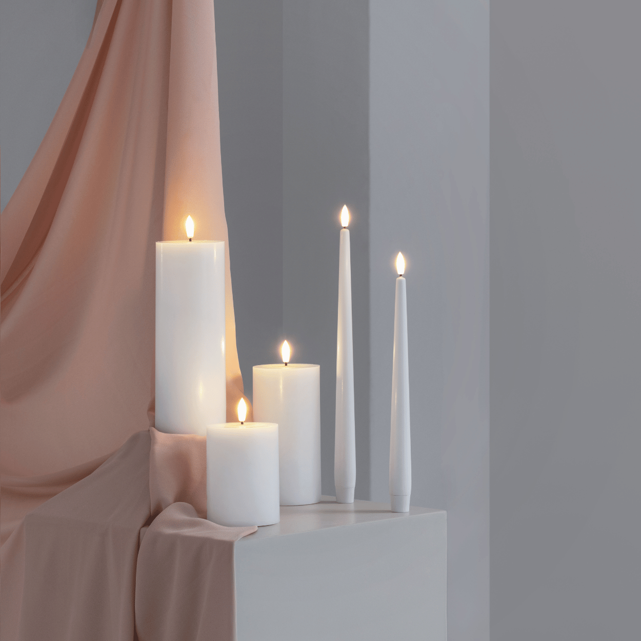 Moods & More 3er-Set LED-Stumpenkerzen – Seidenweiß