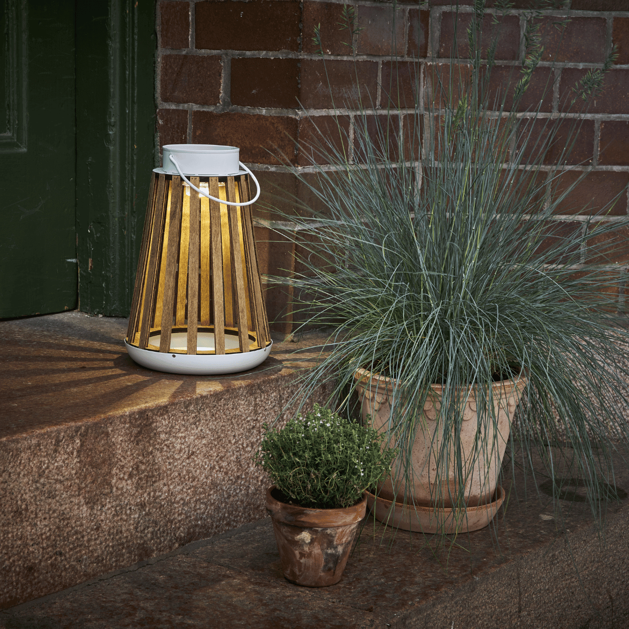 Solar Lantern Catania – White/Beige – 19x28 cm – Solar Garden Lighting