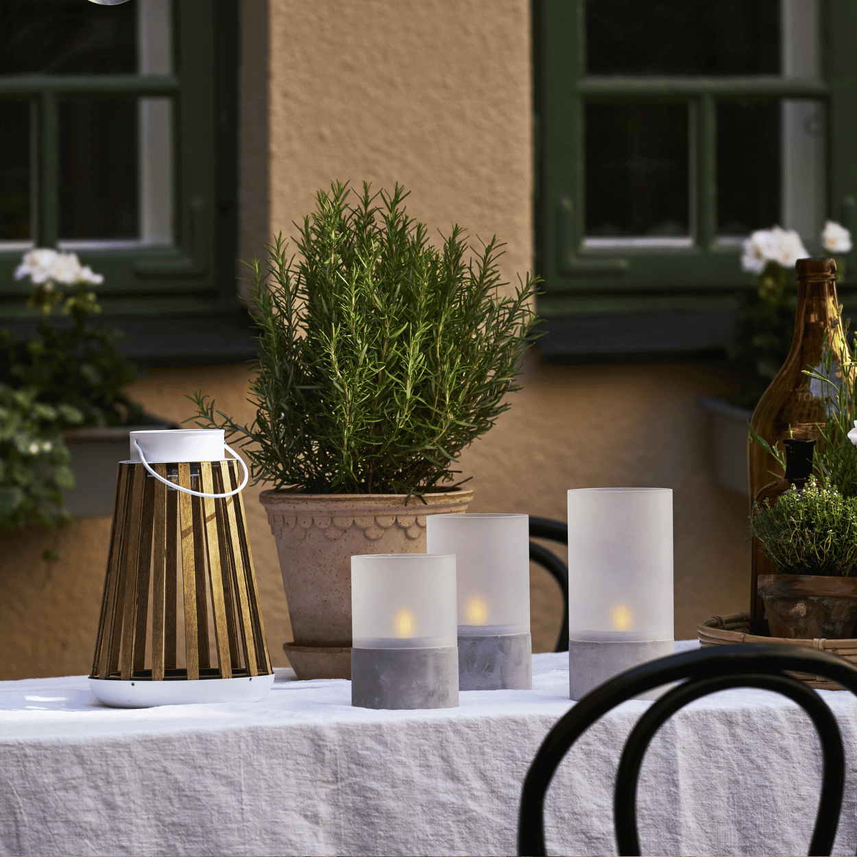 Solar Lantern Catania – White/Beige – 19x28 cm – Solar Garden Lighting
