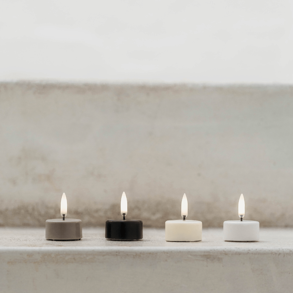 Uyuni LED tealight set, ivory wax, smooth, 3 pieces, 4x2.1 cm