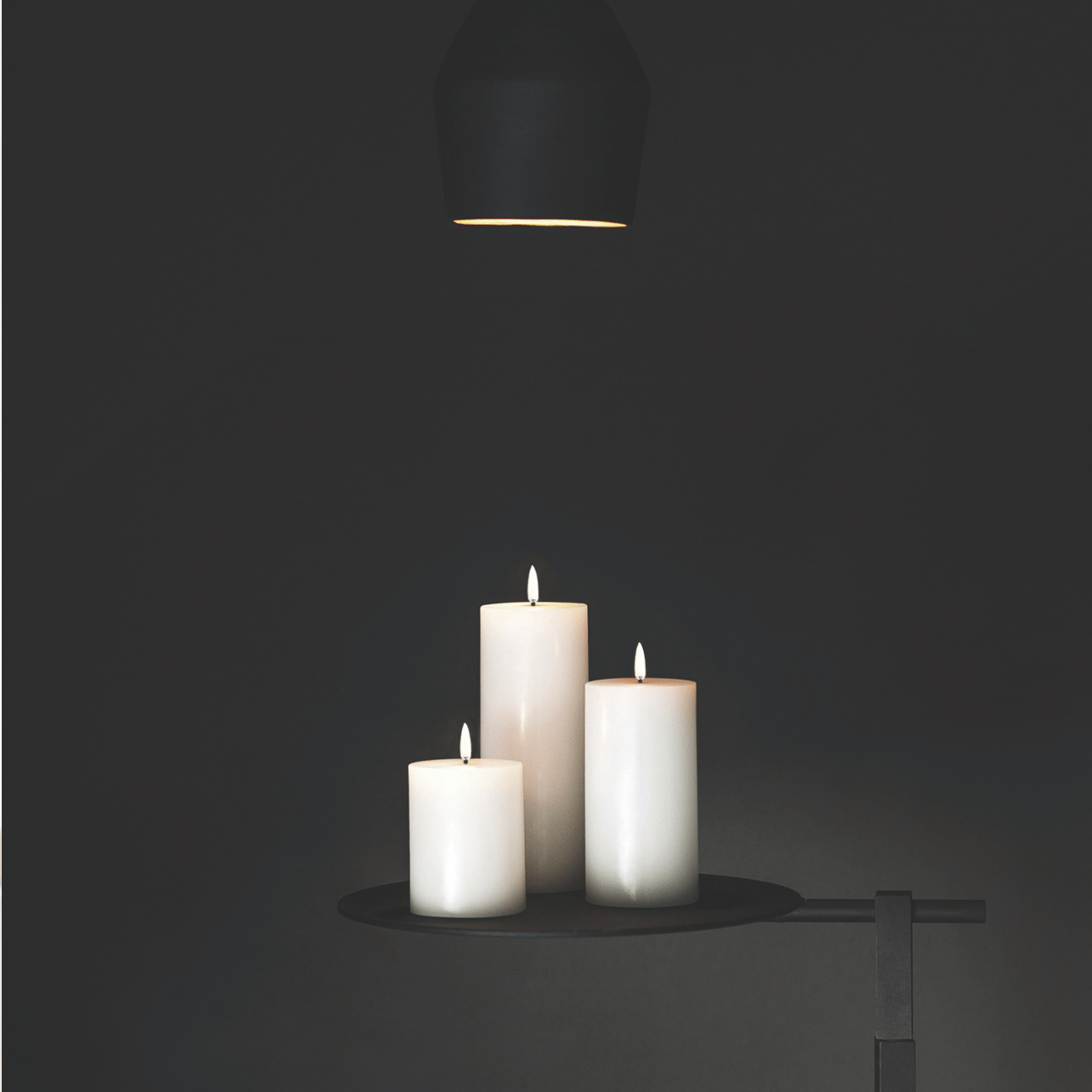 Uyuni Set mit 3 LED-Stumpenkerzen Rustikal – Nordisches Weiß