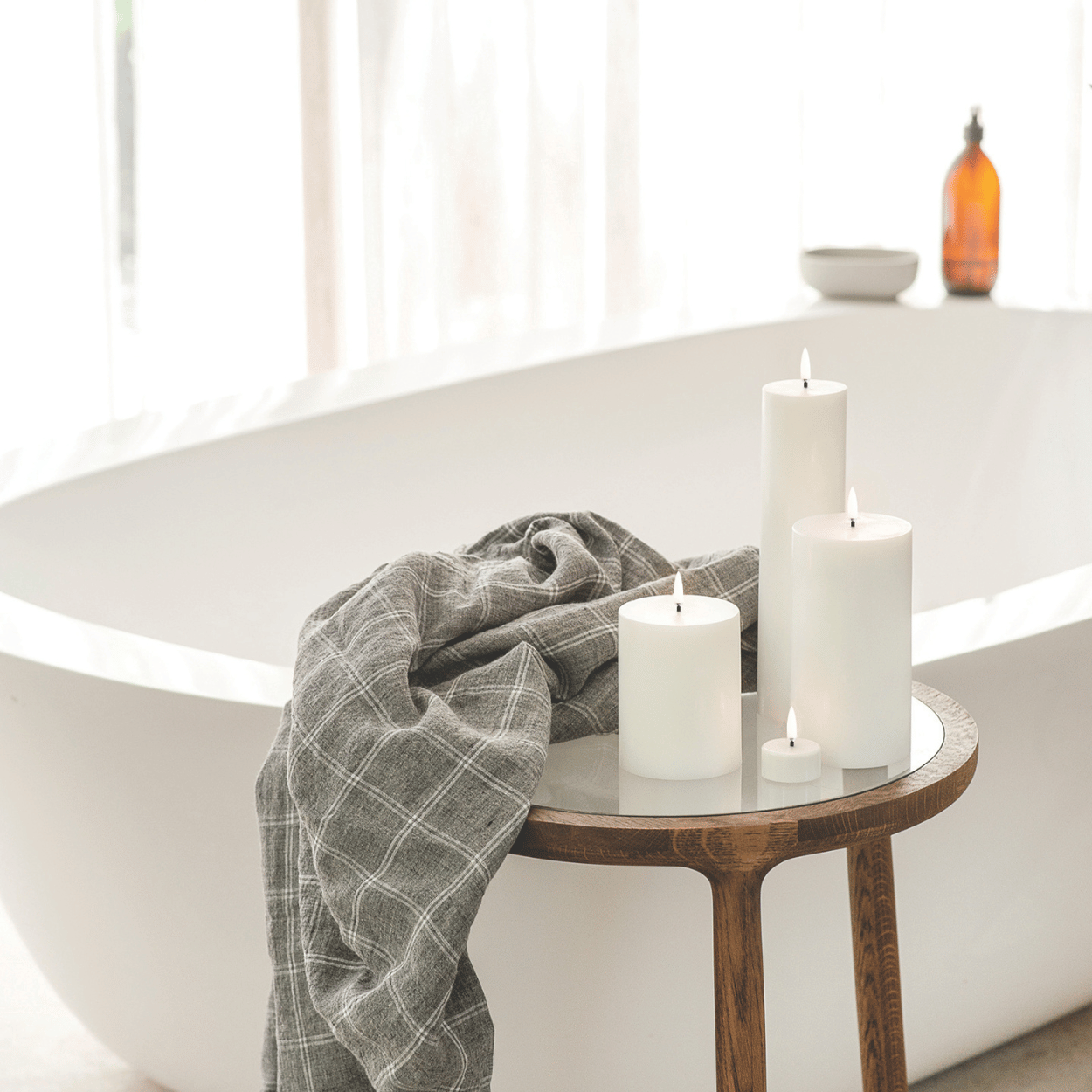 Uyuni LED-Stumpenkerze, nordisches Weiß, rustikal, 7,8 x 20 cm