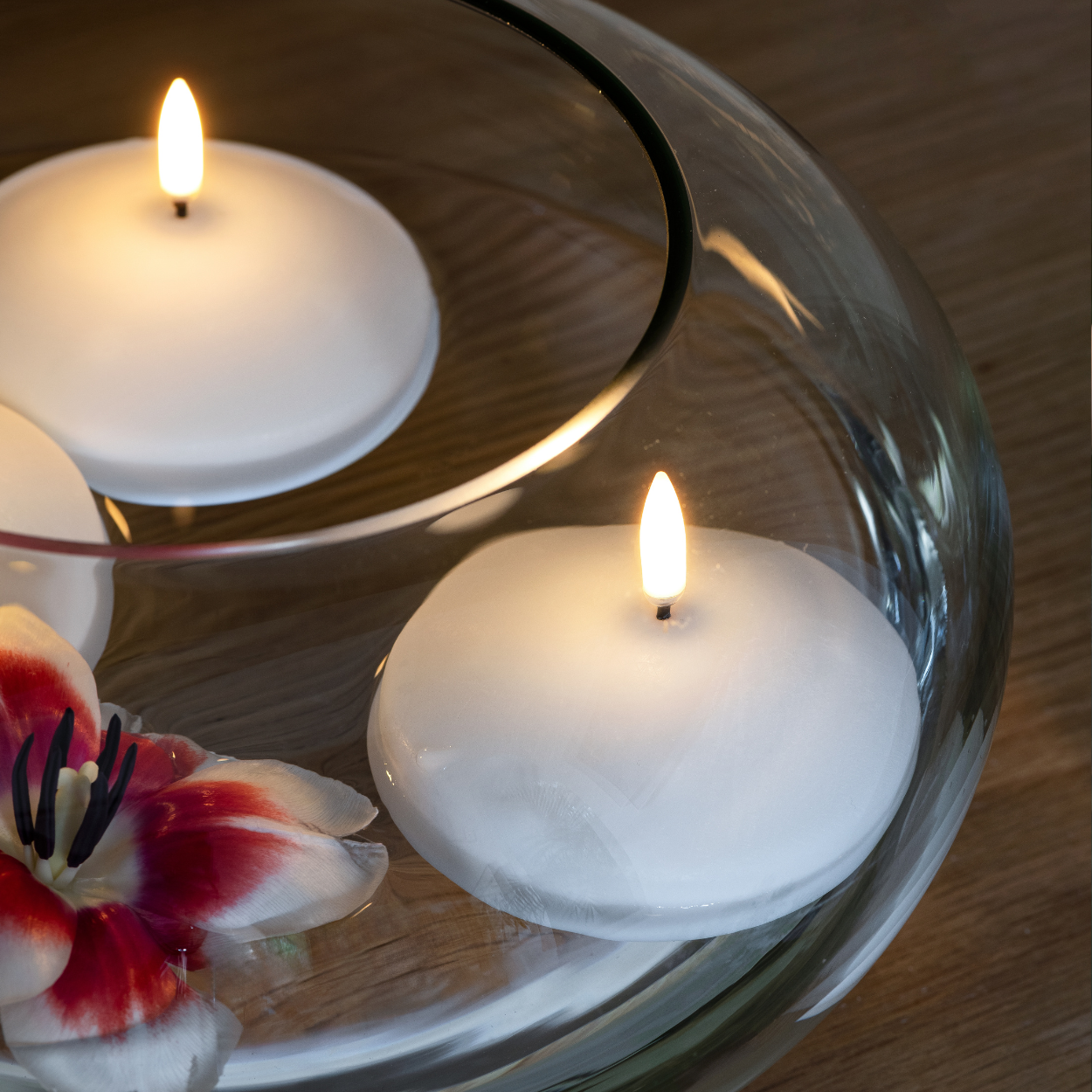 Uyuni LED floating candle – White – 9x4 cm