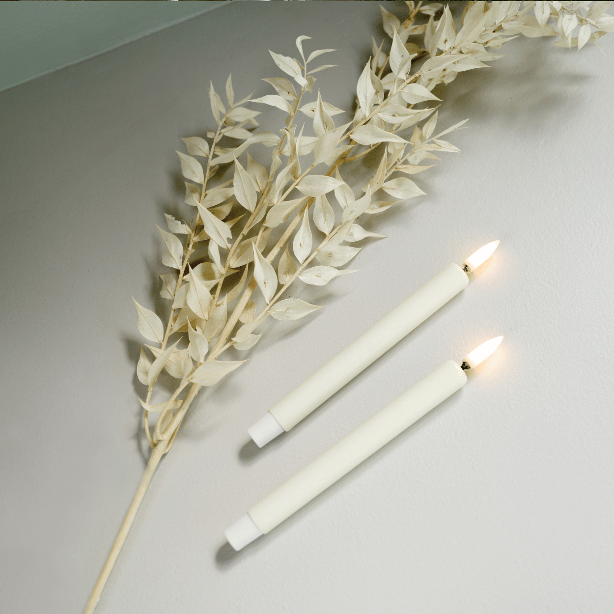 Uyuni LED mini dinerkaars – Nordic White – Glad – 2 stuks – 1,3x25 cm