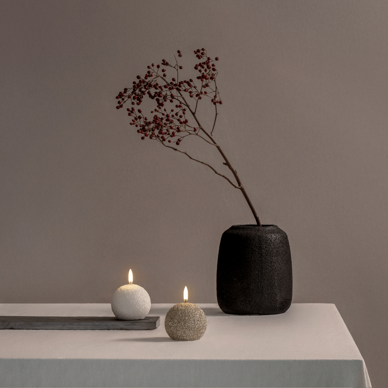 Uyuni Sneeuwbal LED Kaarsen Set – Nordic White & Champagne Glitter – 2 stuks – 7x7 cm