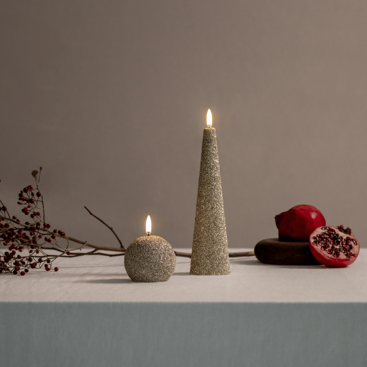 Uyuni Sneeuwbal LED Kaarsen Set – Nordic White & Champagne Glitter – 2 stuks – 7x7 cm