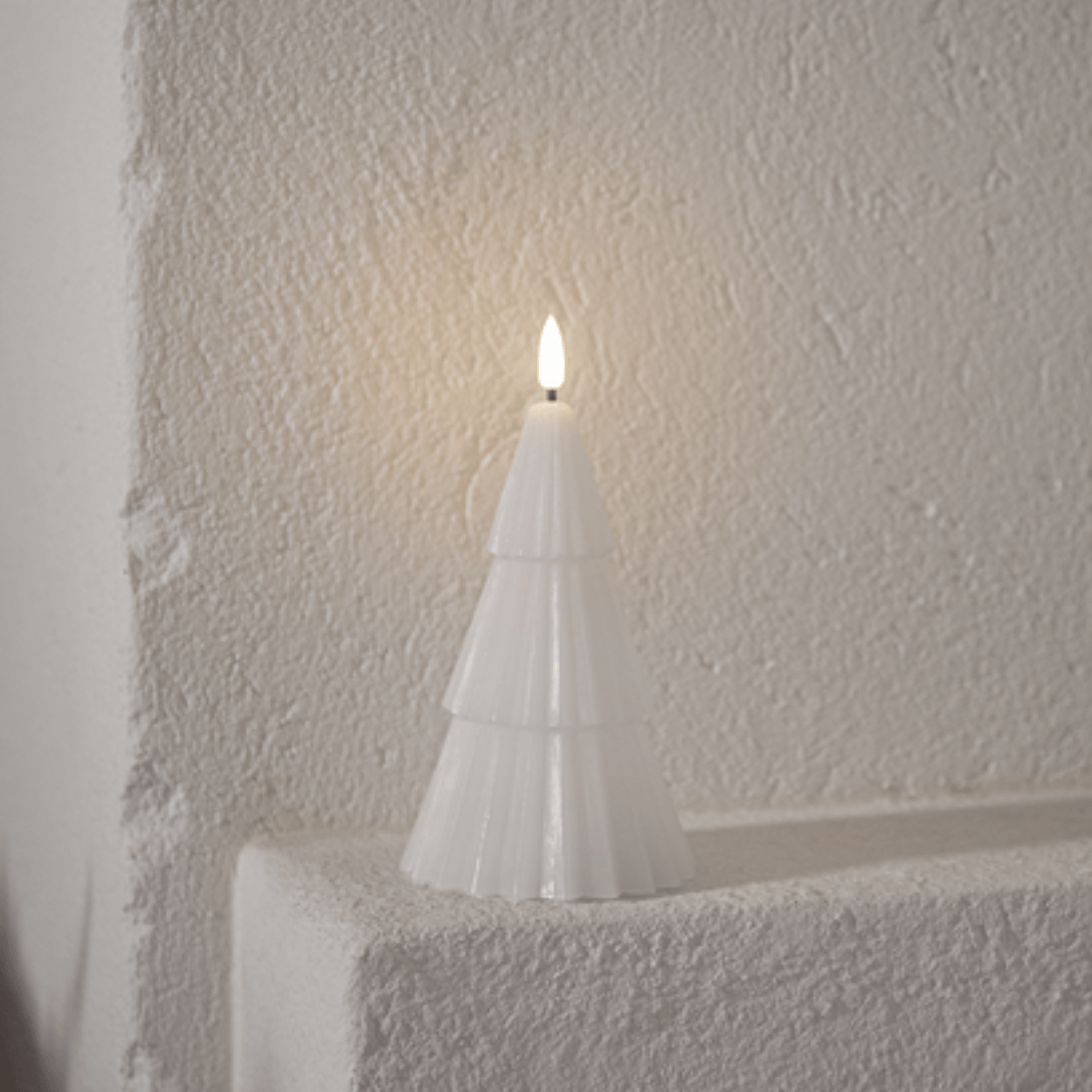 LED Christmas Tree Candle – White, 10x18 cm