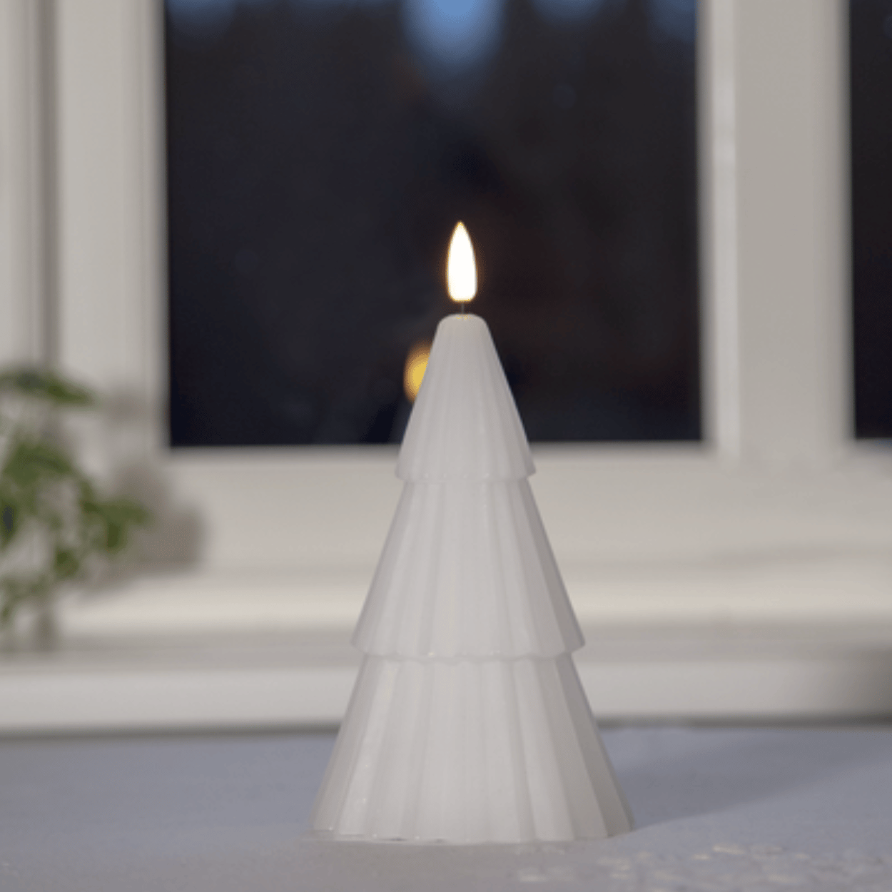 LED Christmas Tree Candle – White, 10x18 cm