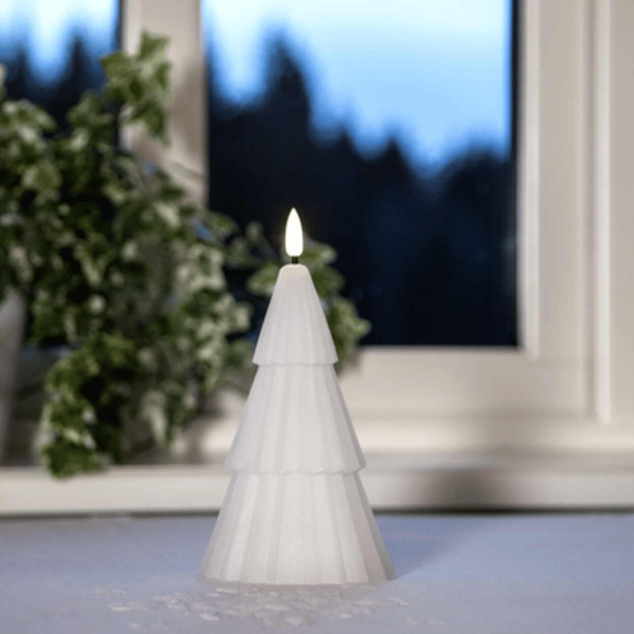 LED Christmas Tree Candle – White, 10x18 cm