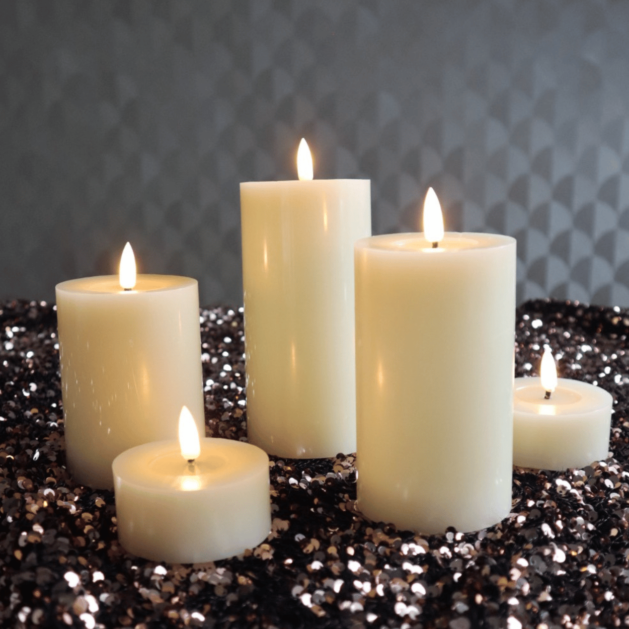 LED pillar candle with melting pool effect, Beige, 7.5x17.5 cm