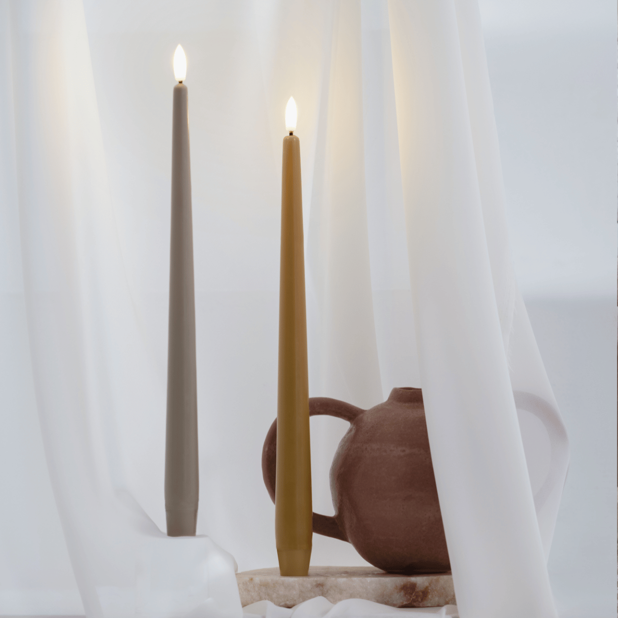 Moods & More LED dinerkaarsen Silk Kit Grey – 2 stuks – 2,3x25 cm
