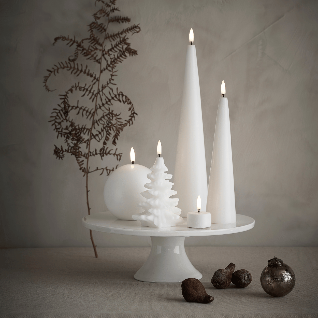 Uyuni LED Christmas Tree Candle – Nordic White, 11x18 cm