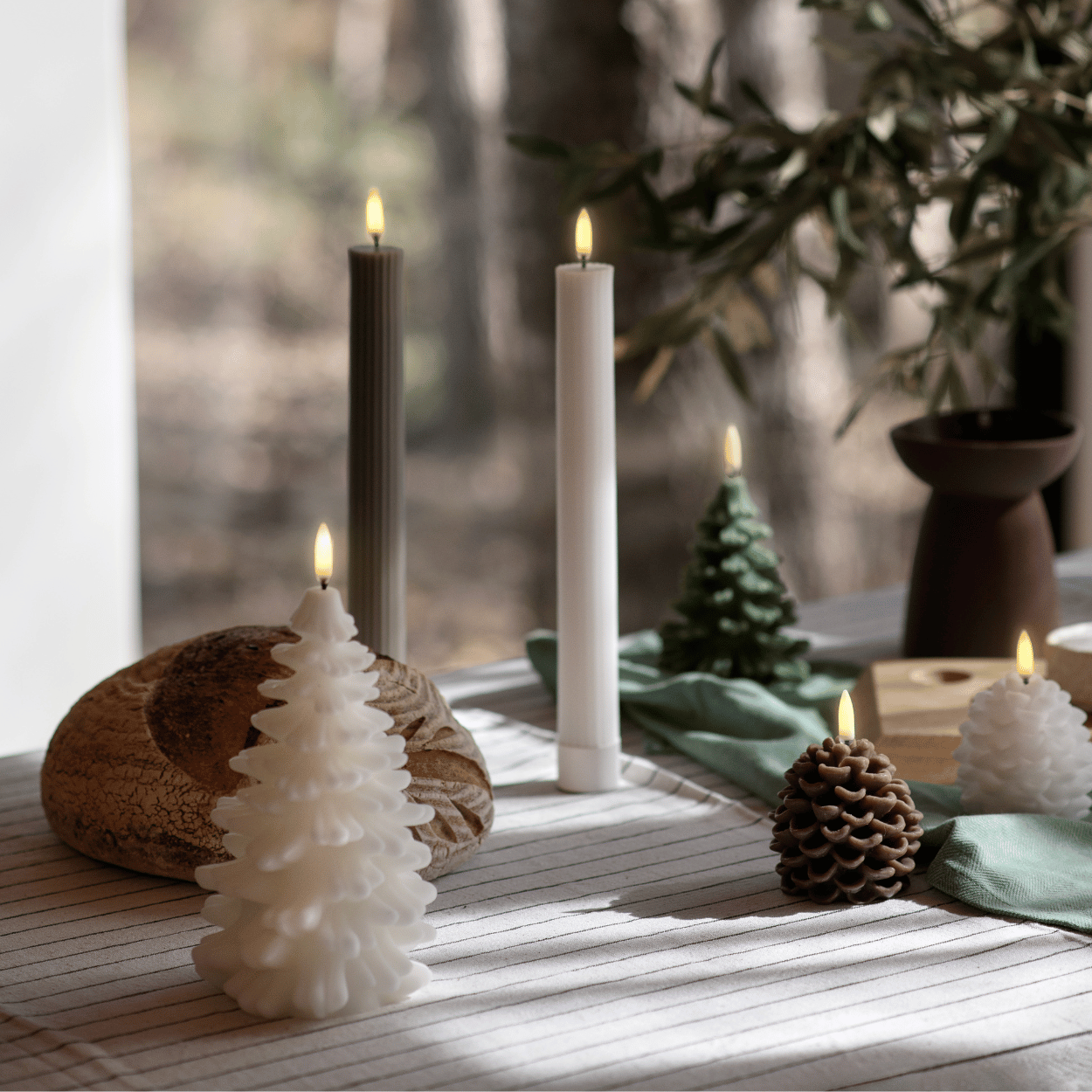 Uyuni LED Christmas Tree Candles Set – Pine Green &amp; Nordic White