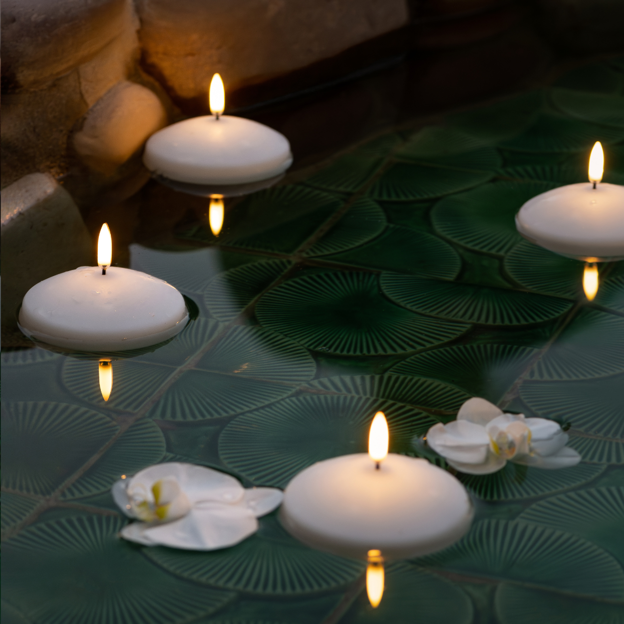 Uyuni LED floating candle – White – 9x4 cm