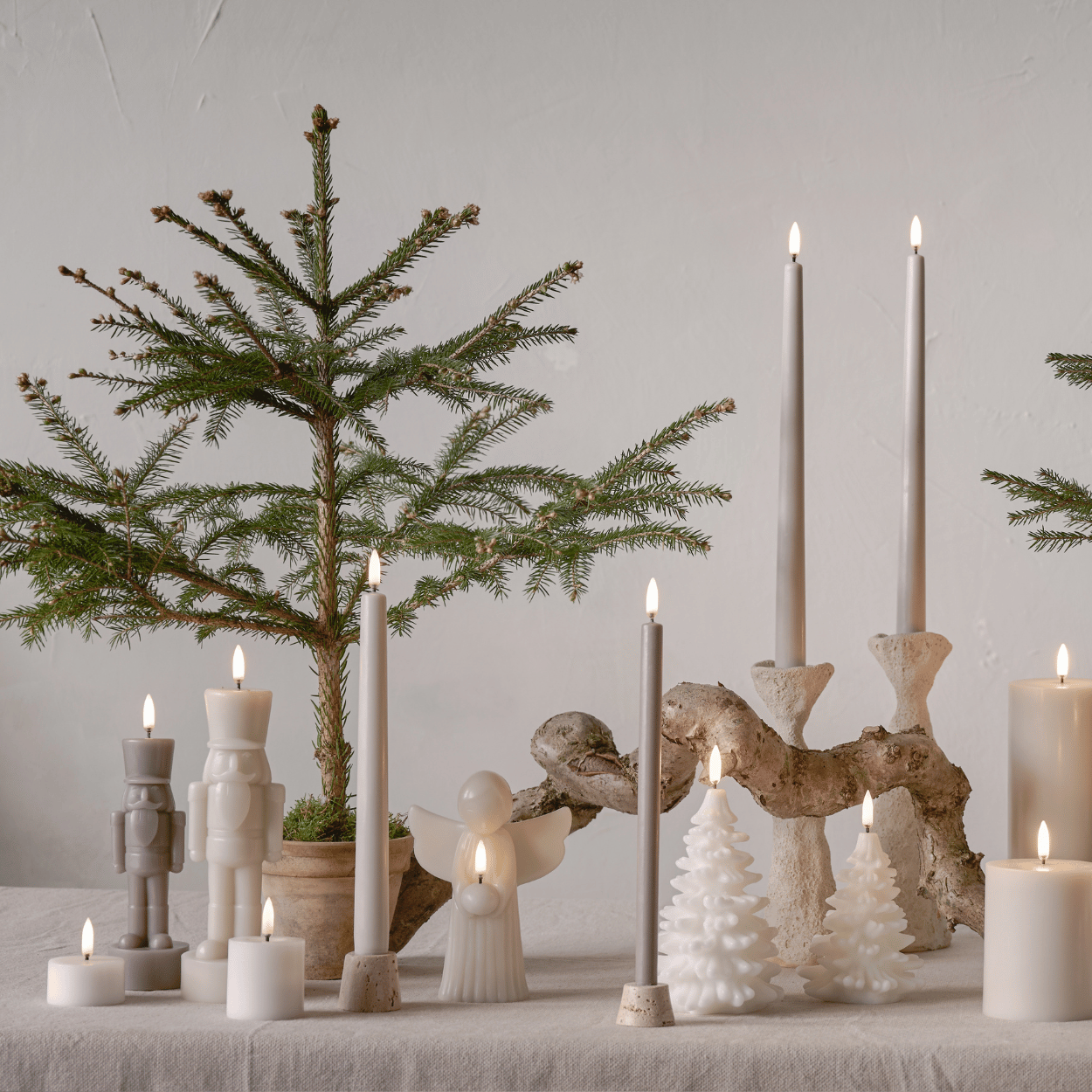 Uyuni LED kaars Nutcracker – Oyster Grey – Glad – 7x21 cm