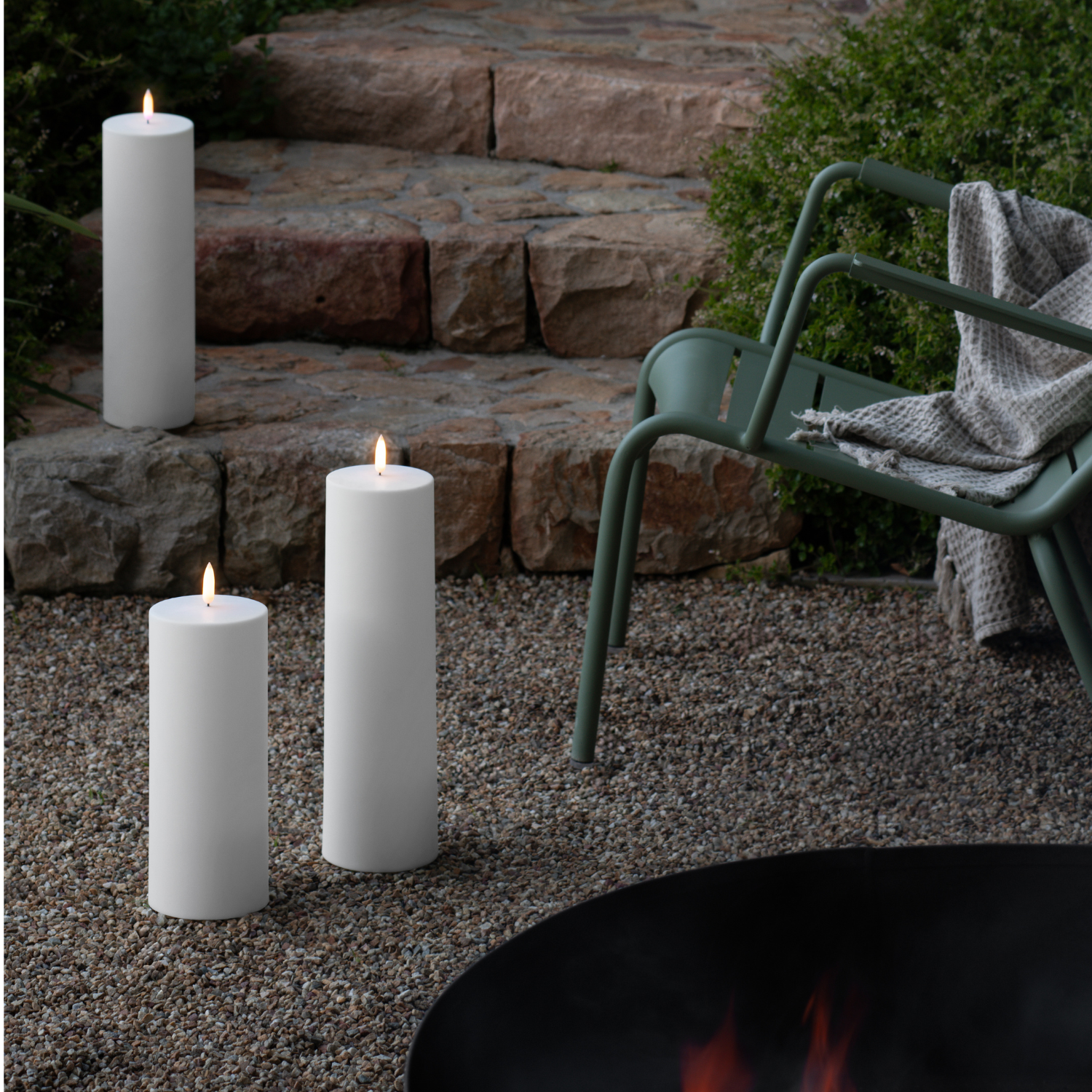 Uyuni Outdoor LED Stumpenkerze – Weiß – Glatt – 12x40 cm